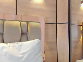 karol-lewiss webcam model