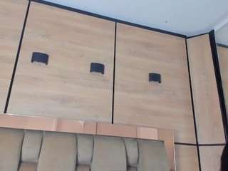 karol-lewiss live cam profile