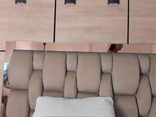 le modèle karol-lewiss est en webcam porno dans un show sur le site camsoda, il possède les tags suivants: ass clapping,black hair,blowjob,body massage,brown eyes,cowgirl,deepthroat,dildo or vibrator,no drinking,no smoking,sex toys,skinny,tiny tits,hd