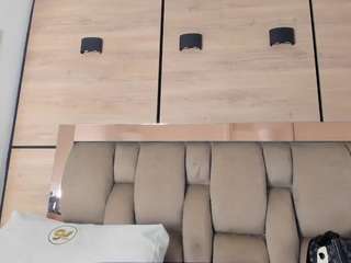 karol-lewiss live cam profile