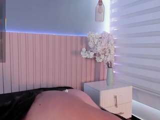 karolinee Wax live webcam