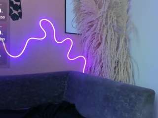 Karolinee live cam preview