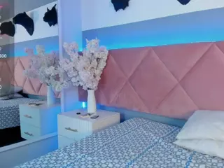 Karolinee's Live Sex Cam Show