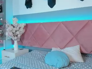 Karolinee's Live Sex Cam Show