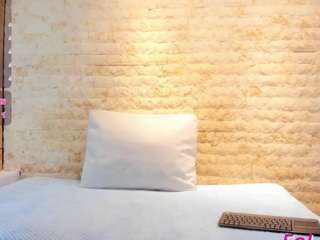 susan-elliot's CamSoda show and profile