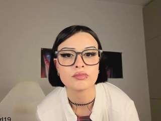 yourbabyluna18's CamSoda show and profile