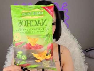 yourbabyluna18 webcam