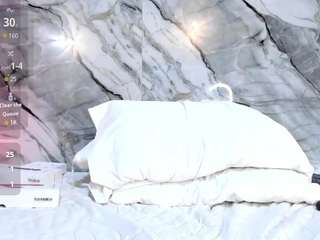 babycurvy webcam model