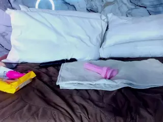 Baby Curvy's Live Sex Cam Show