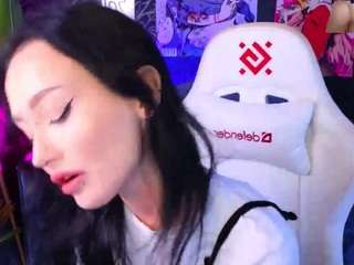 holly-berryy Live Webcam on CamSoda