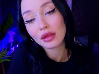 holly-berryy Live Webcam on CamSoda