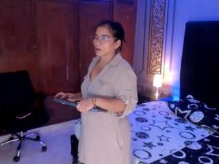 mature-biigass Live Webcam on CamSoda