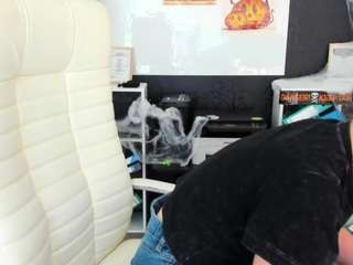 meow-mellie webcam model