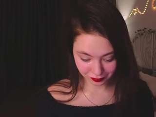 meow-mellie's CamSoda show and profile