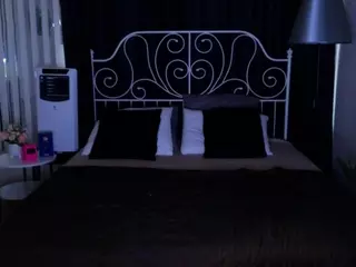 meow-mellie's Live Sex Cam Show
