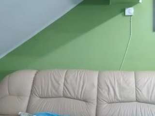 milf44milf's live room
