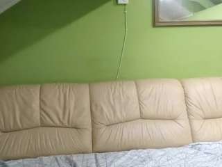 milf44milf live cam preview