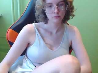 le modèle pennydelight est en webcam porno dans un show sur le site camsoda, il possède les tags suivants: average,blowjob,tease,sph,smokevape,pov,pleasure,orgasm,notopless,nonude,nomic,lush,joi,glasses,full nudity,flashing,fingering,fatasy,fantasy,dominant
