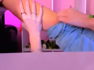 amelia-shiny's Live Sex Cam Show