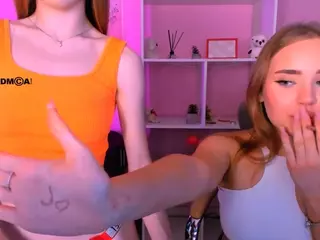 amelia-shiny's Live Sex Cam Show