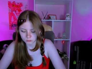White, Hd, Young Adult, Teen 1 Camiqa – Free Live Video Chat with Strangers Online