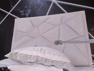 juliet-sofia's CamSoda show and profile