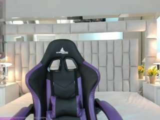 mariiahneedles webcam