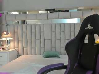 mariiahneedles webcam