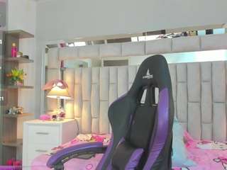 mariiahneedles webcam