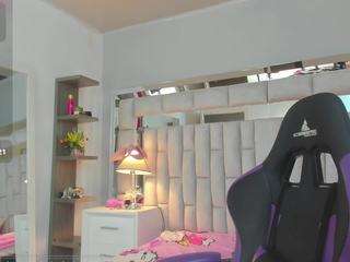 mariiahneedles webcam