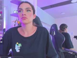 mariiahneedles