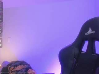 mariiahneedles's live room