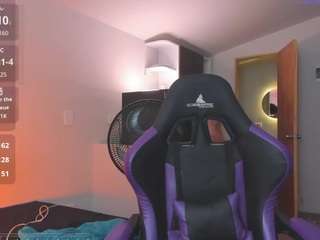 mariiahneedles's live room