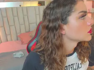 mariiahneedles's Live Sex Cam Show