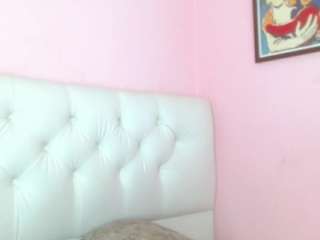 x-isabella-x Live Webcam on CamSoda