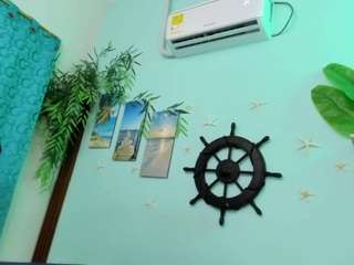 eladyrous98's CamSoda show and profile