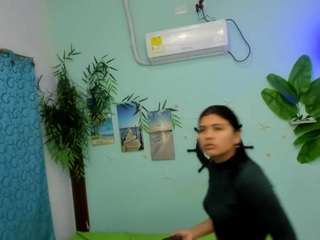 eladyrous98, female webcam model,  years old, on live webcam