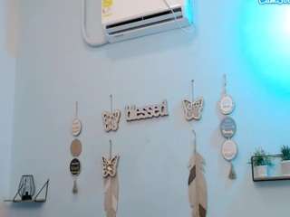 このモデルは現在ライブ中です。 eladyrous98