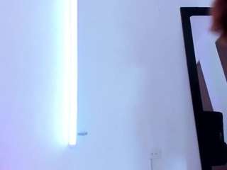miaqueen021