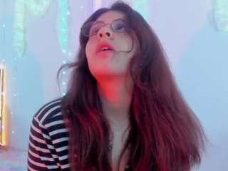 Miaqueen021