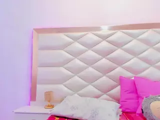 Miaqueen021's Live Sex Cam Show