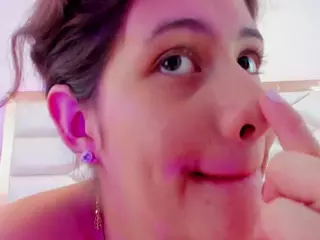 Miaqueen021's Live Sex Cam Show