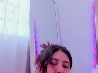 Miaqueen021's Live Sex Cam Show