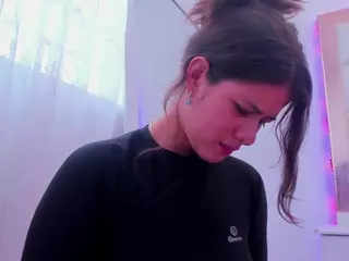 Miaqueen021's Live Sex Cam Show