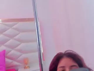 Miaqueen021's Live Sex Cam Show