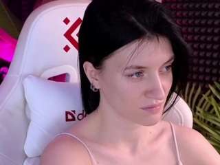  roxy-riot chat room