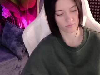  roxy-riot chat room
