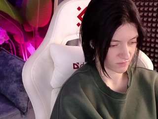  roxy-riot chat room
