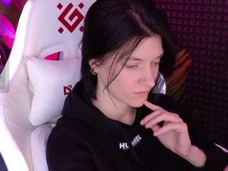  roxy-riot chat room