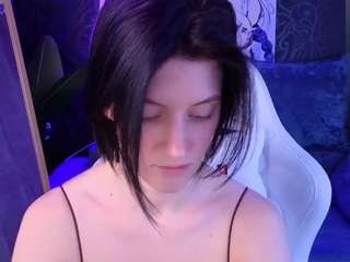 roxy-riot's CamSoda show and profile